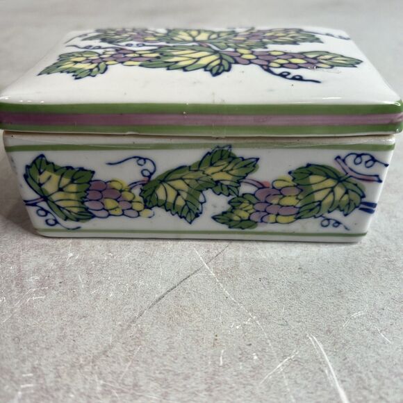 Fifth Avenue Crystal LTD Porcelain Lidded Trinket Jewelry Box Grape Leaf Pattern - Picture 5 of 12